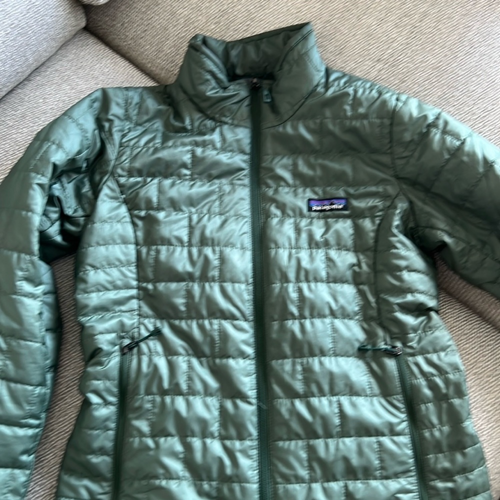 Patagonia light green Women’s Puff Nano Jacket (size Small), lightly used